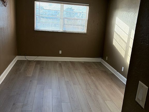 4th image of 2775 Taft St APT 305