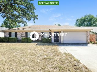 4210 Maple Springs Dr, Arlington, TX 76001