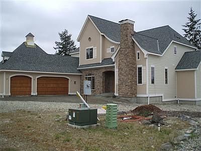 2nd image of 1708 McAllister Ct SE