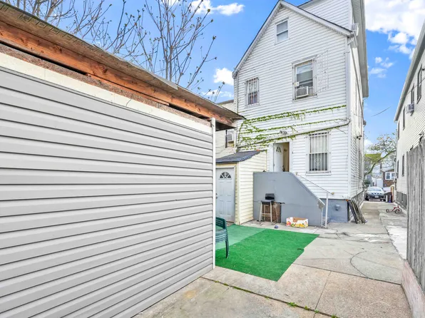 109-55 Lefferts Boulevard image 5 of 21