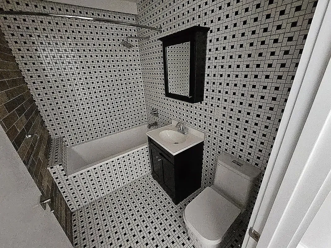 615 East 17th Street — Photo 4