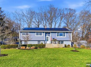 574 Wittich Ter, River Vale, NJ 07675