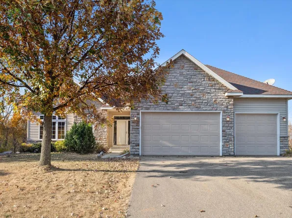 1001 Fairway Dr SE, New Prague, MN 56071