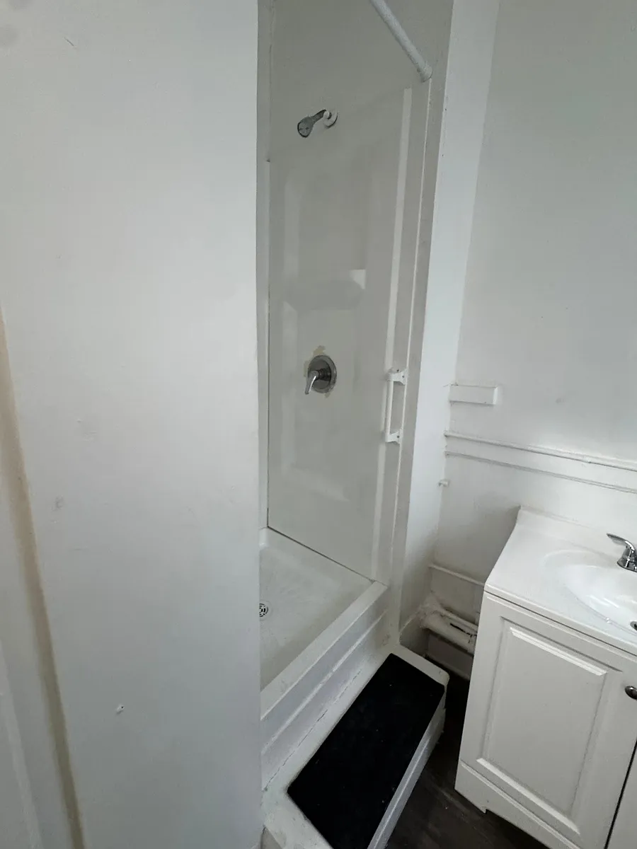 Building Photo - 87 Pequonnock St #1