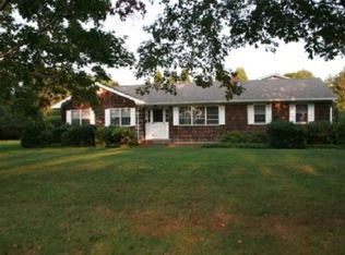 54 Leos Ln, Southampton, NY 11968