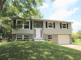 5910 Dogwood Ln, Godfrey, IL