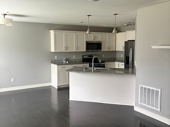 3rd image of 11184 69th St NE