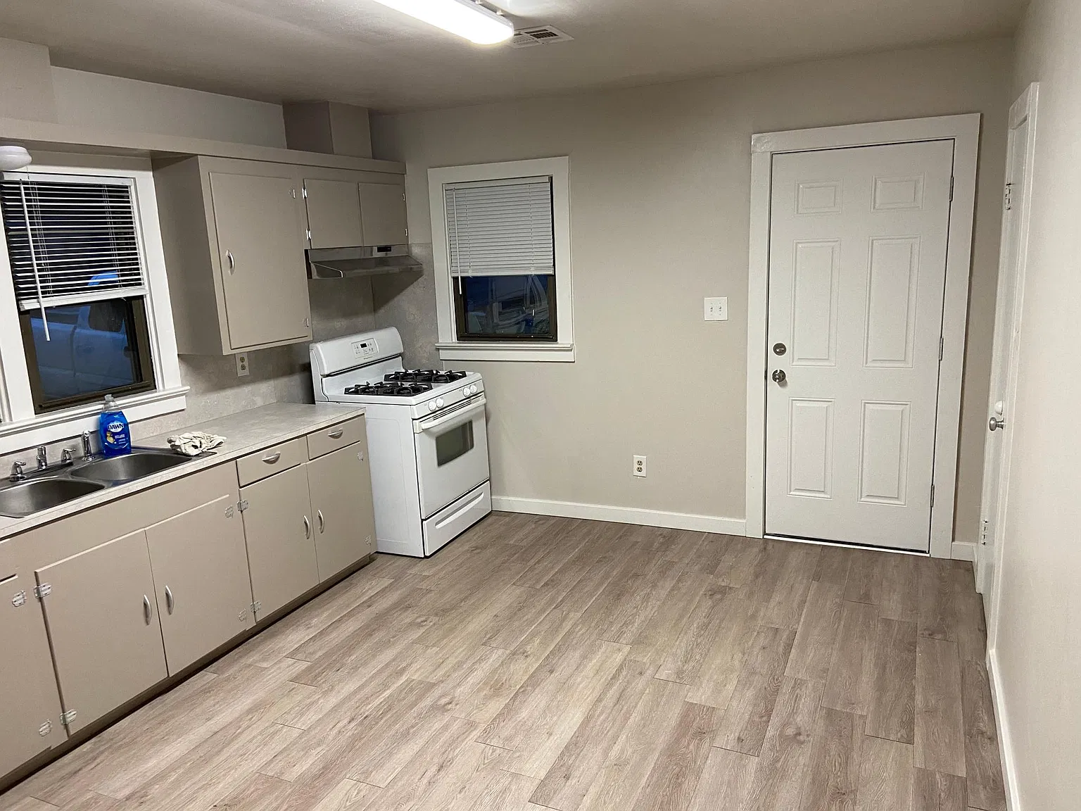 2 bed, 900 sqft, $800 — Photo 4