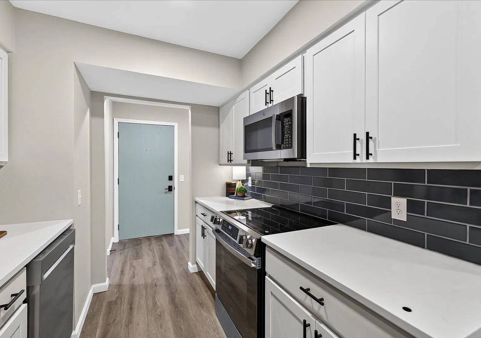 Renovated 2BR/2BA Condo in Middleton — Photo 2