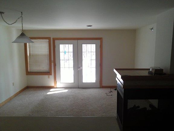 3rd image of 114 Pilgrim Dr #9