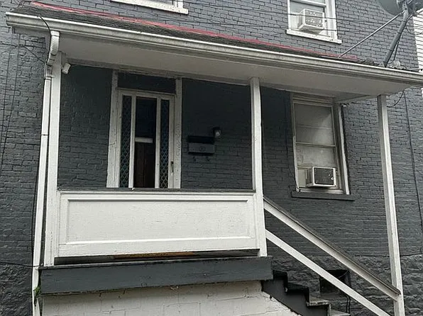 8 6th Ave, Brownsville, PA 15417