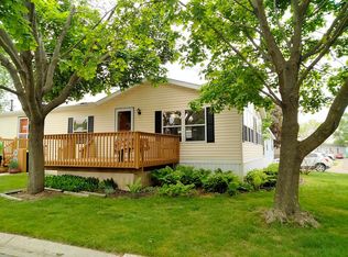 376 Heartwood Ct, Wixom, MI