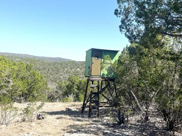 693 Rancho Real Rd, Leakey, TX 78873