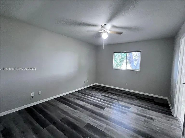 1809 SW Santa Barbara Pl — Photo 10