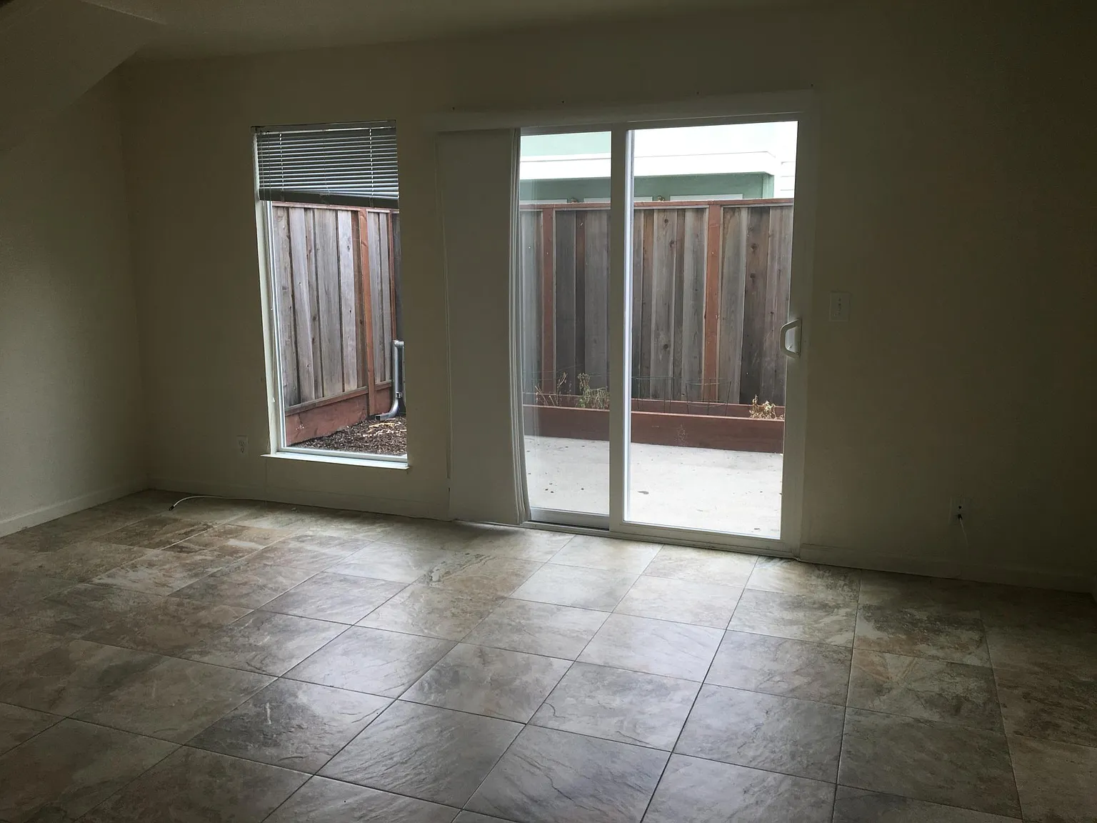 2 bed, 850 sqft, $3,000 — Photo 2