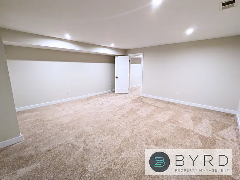 15700 Cambria Cove Blvd — Photo 44