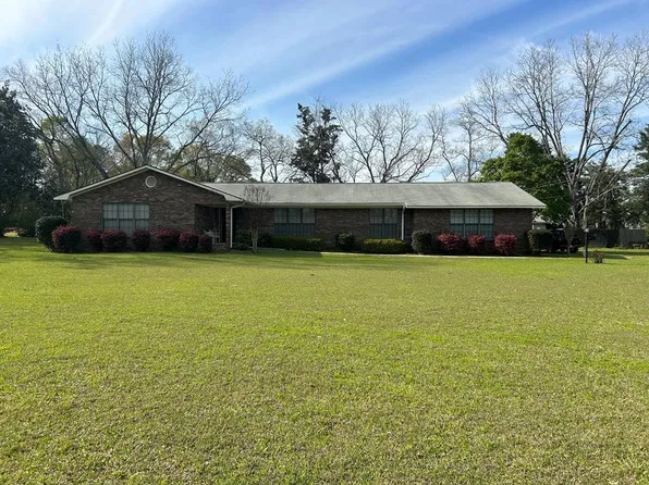 265 Cypress St, Webb, AL 36376