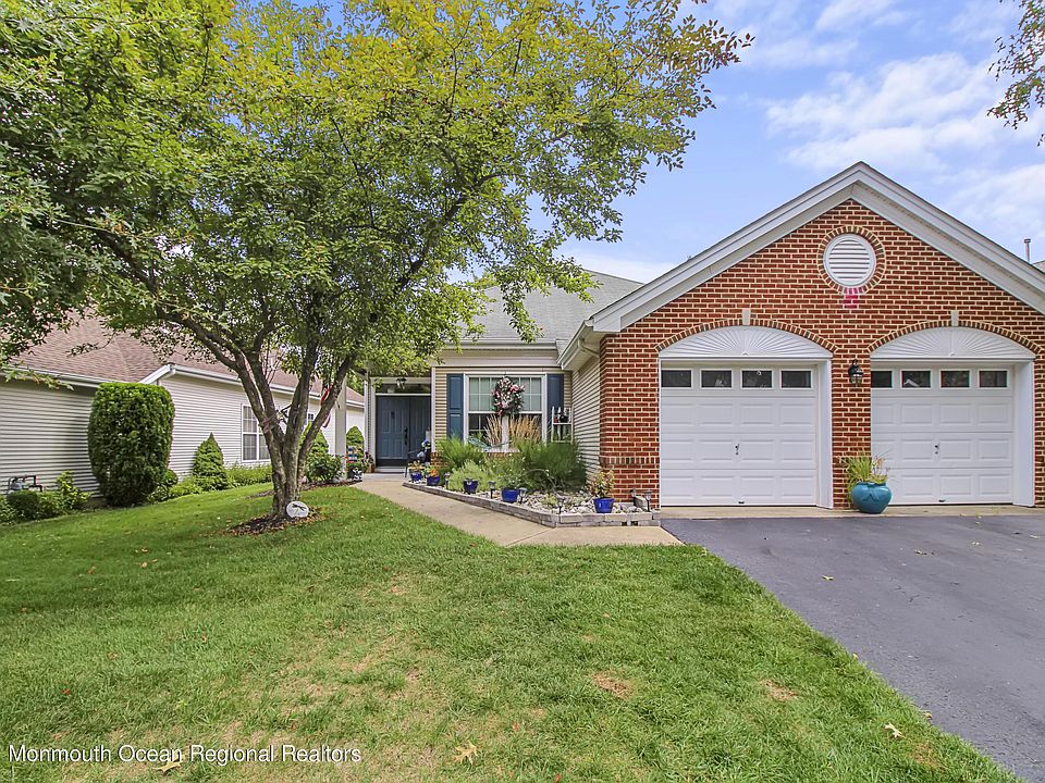 1st image of 18 Bellflower Dr