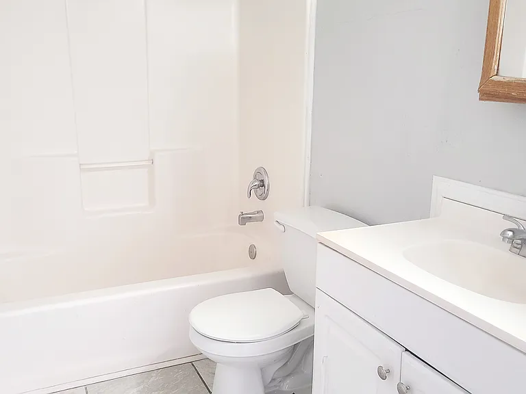 1308 W Nichols St #B — Photo 7