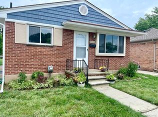 22305 Dorion St, Saint Clair Shores, MI