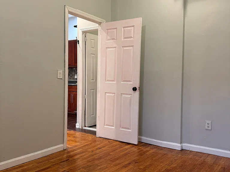 109 Somers St #1 — Photo 11