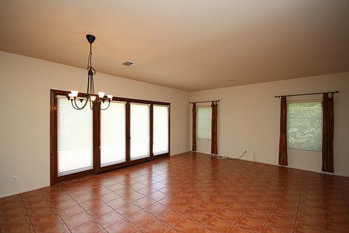 5th image of 617 N Raymond Ave