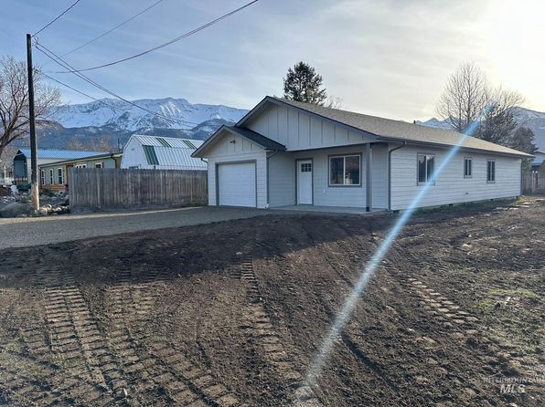 103 N East St, Joseph, OR 97846