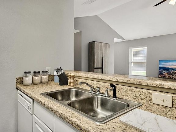 5th image of 8933 Mansion Creek Cir