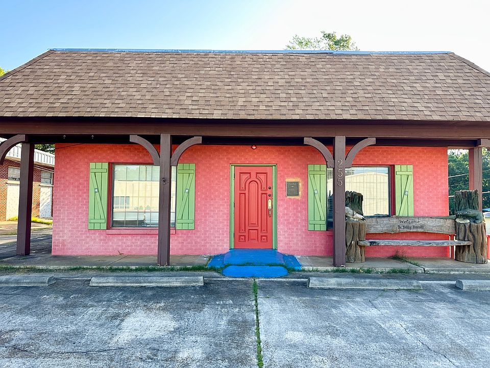 1st image of 255 Highland Dr
