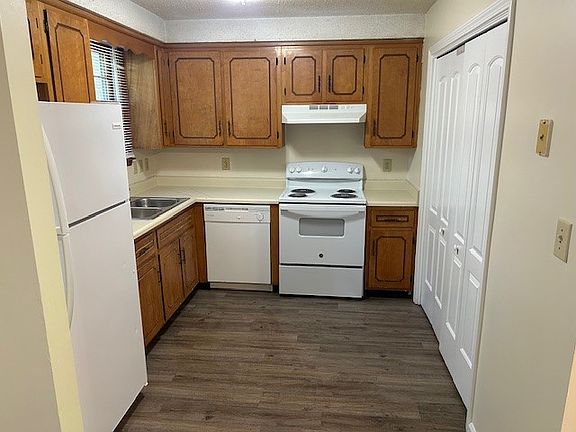 3rd image of 527 Mallory Dr