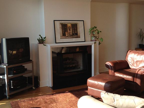 4th image of 165 N Canal St #1125