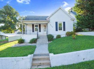 415 8th St, Vinton, VA 24179
