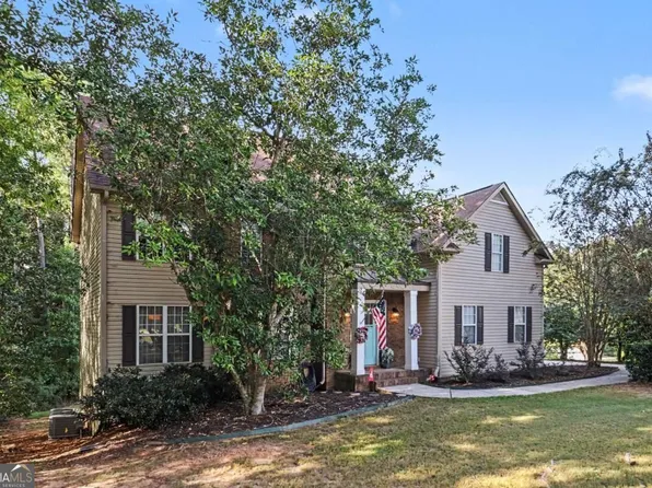 140 Manor Dr, Fayetteville, GA 30215