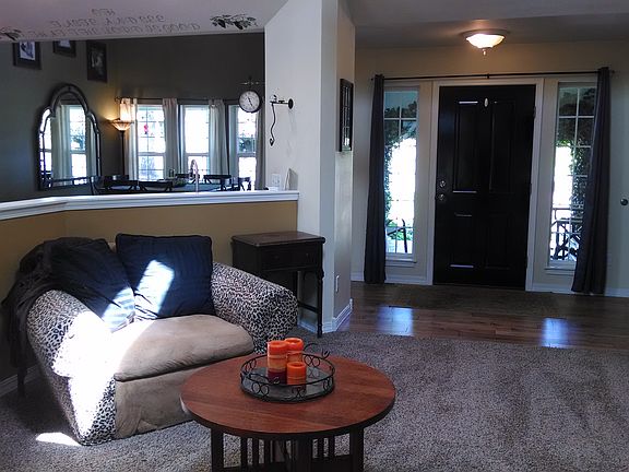 3rd image of 1101 E Beacon Ave