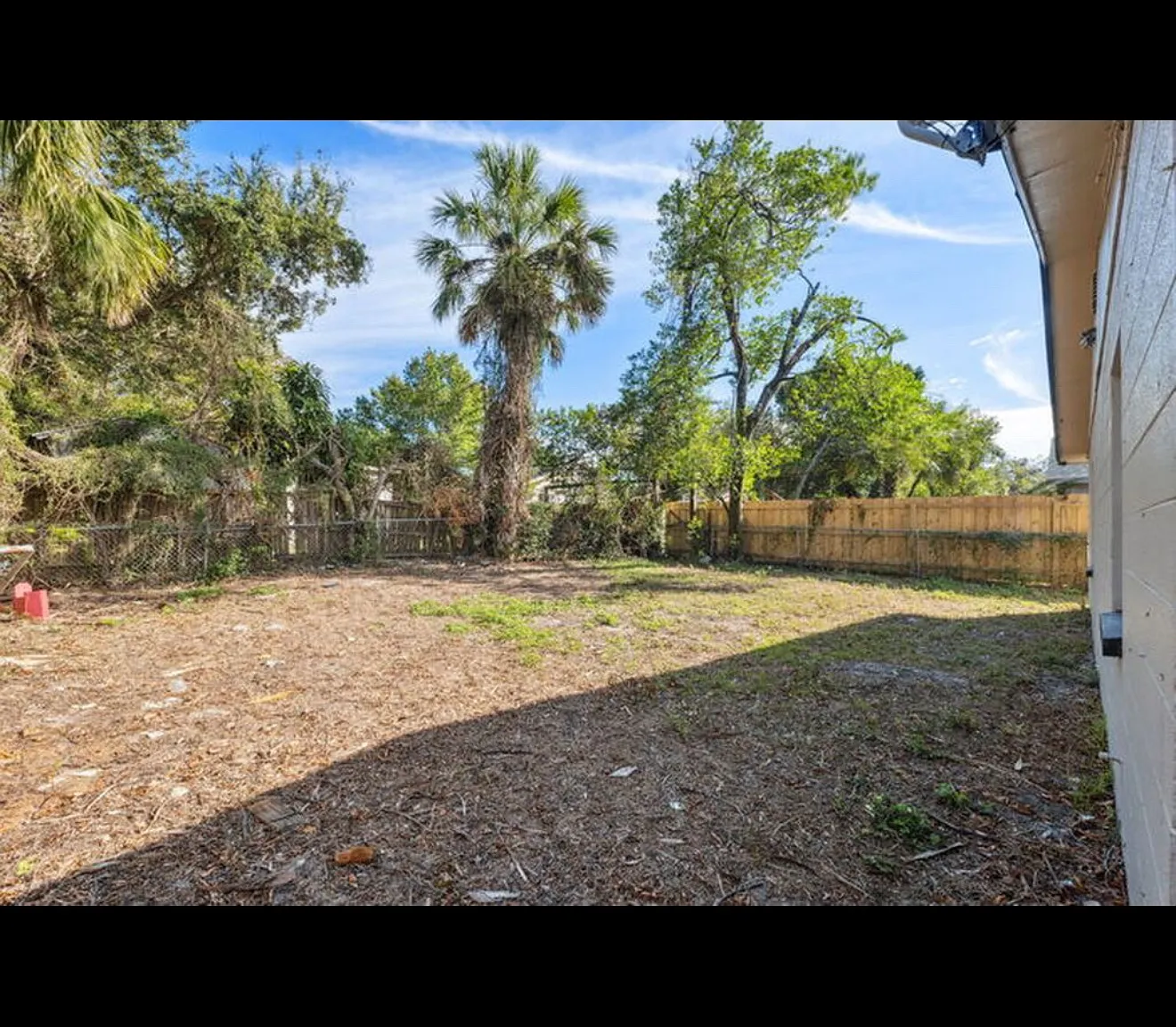 6 bed, 1395 sqft, $750 — Photo 2