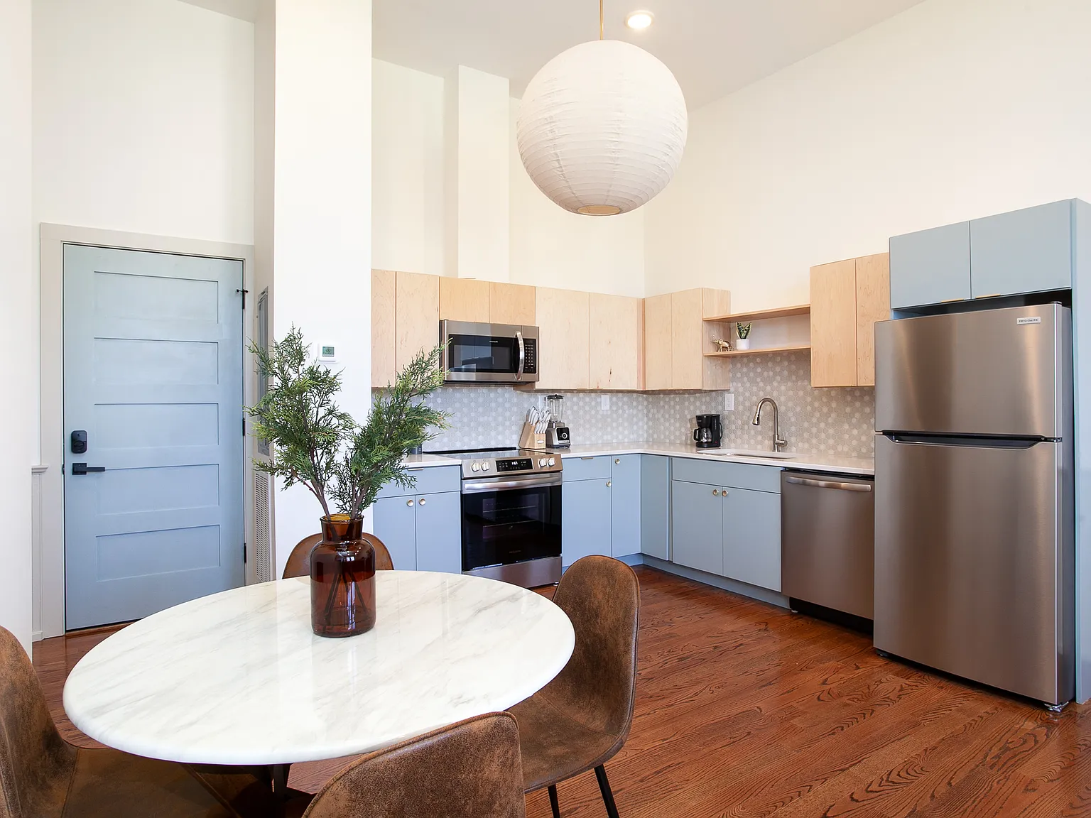 861 Birch St — Photo 4