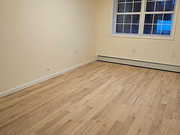 5th image of 2351 Stuart St Floor 1