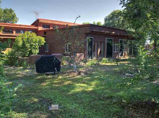 104 Espinoza Rd, Ranchos De Taos, NM 87557