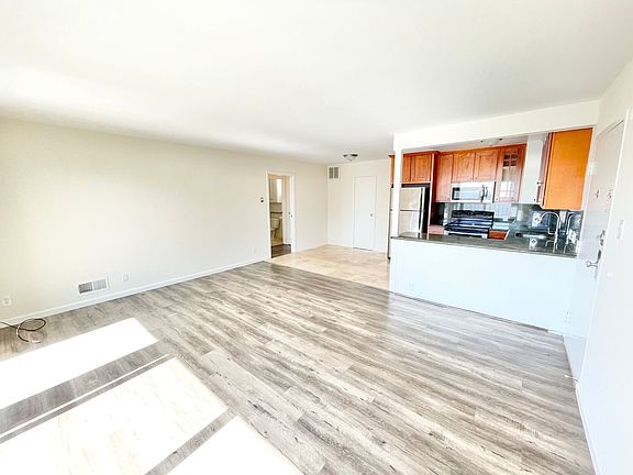 5th image of 44 Crestline Dr APT 2