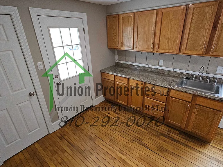 516 Glenwood Ave — Photo 7
