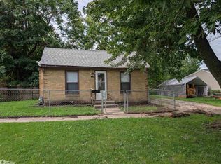 412 Pine St, Burlington, IA 52601