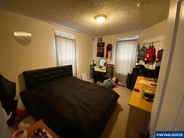 salem-oregon-80487815 picture