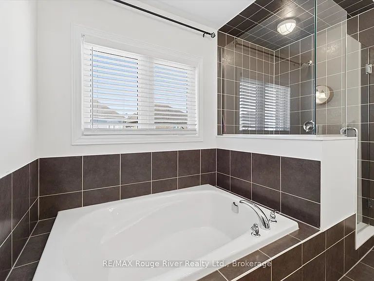 12 Bill Hutchinson Cres — Photo 36