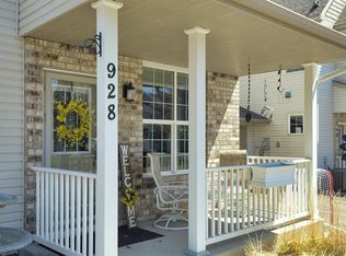 928 Cole St, Chaska, MN 55318