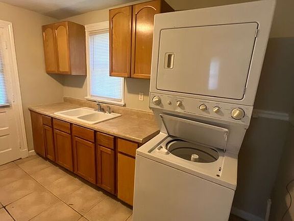 5th image of 3304 Barton Ave APT A
