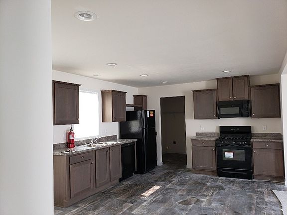 5th image of 7204 E Grand River Ave #352