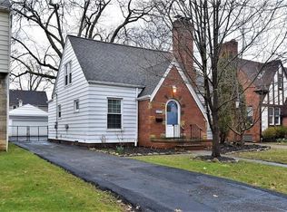 2328 Scholl Rd, University Heights, OH 44118