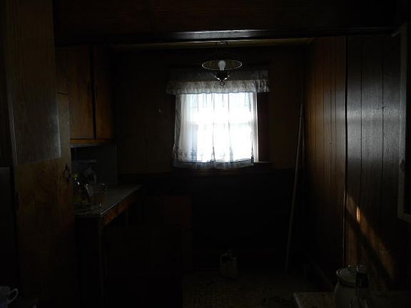 5th image of 2728 Mansfield St NE