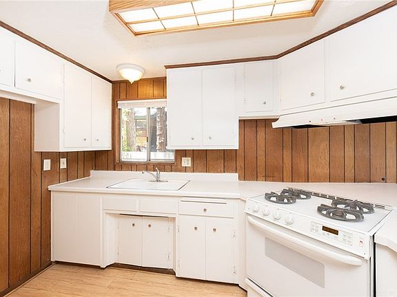 4th image of 254 Highland Ln