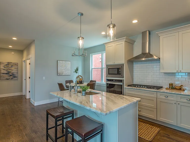 1102 S Greenwood Ave — Photo 5